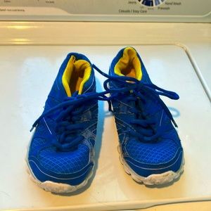 C9 champion bright blue men’s 7 sneakers yellow trim
